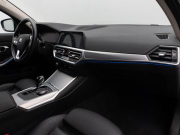 Fahrzeugabbildung BMW 320d xD Sport Line Kamera Laser HiFi AHK Komfort