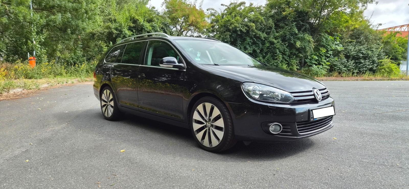 Volkswagen Golf 2010 — interior