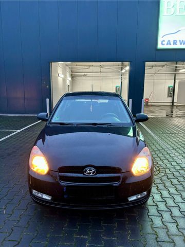 Hyundai Accent(ROK)