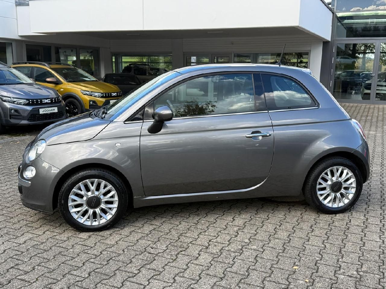 Fahrzeugabbildung Fiat 500 Lounge 1.2