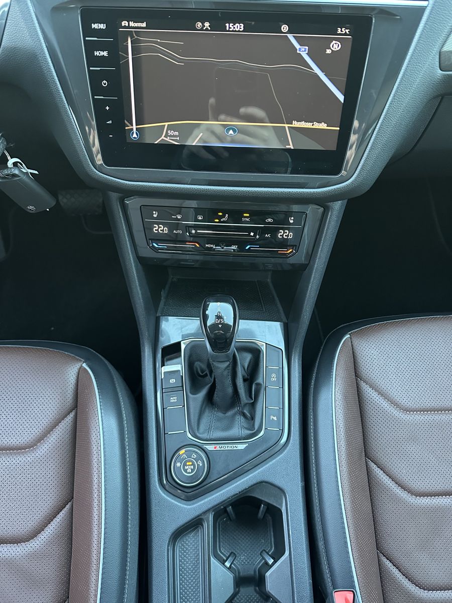 Fahrzeugabbildung Volkswagen Tiguan Allspace 2.0 TDI 4M DSG Life NAV+LED+AHK