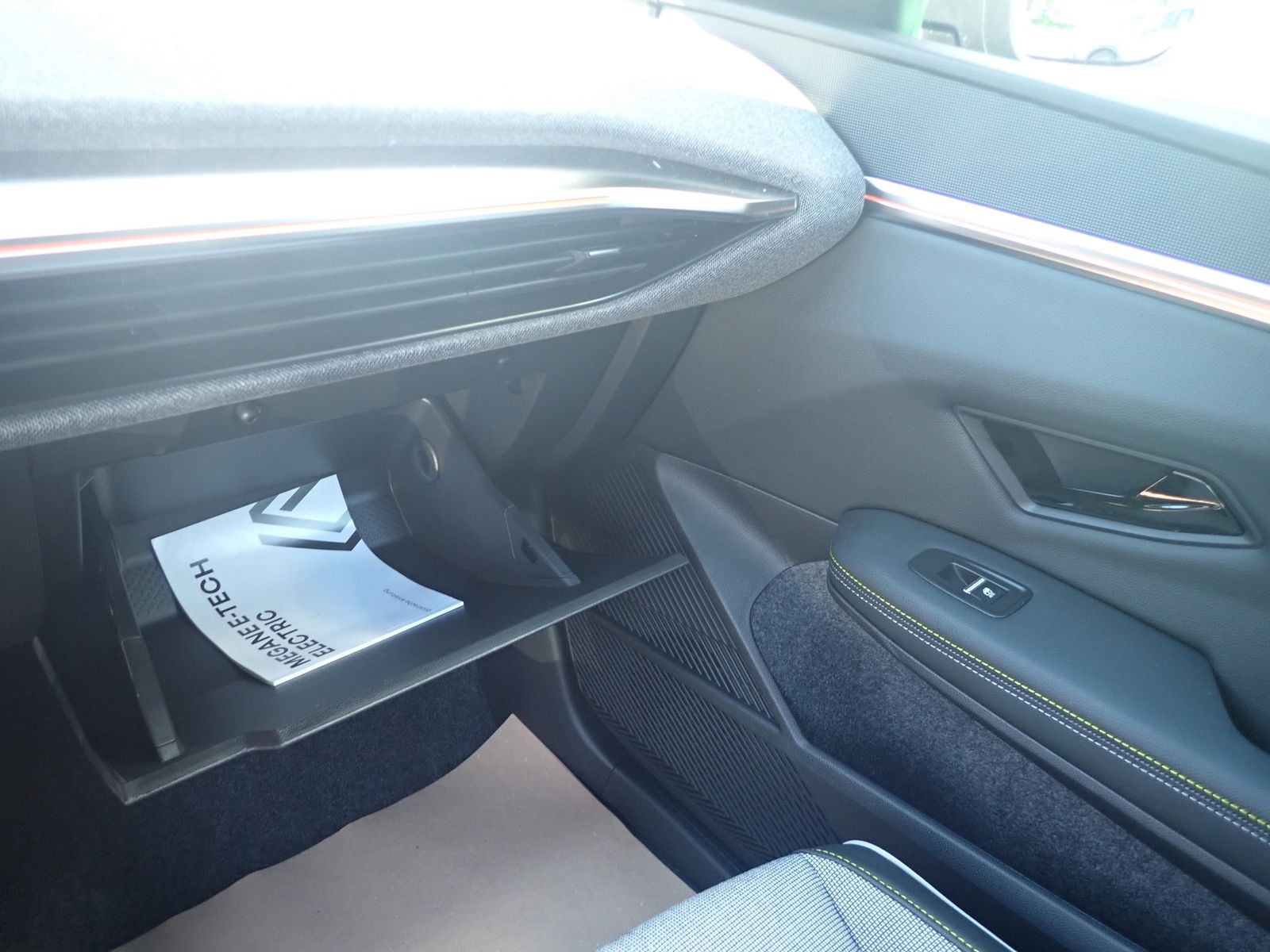 Fahrzeugabbildung Renault Megane E-TECH 100% ele Techno 220 Comfort Range