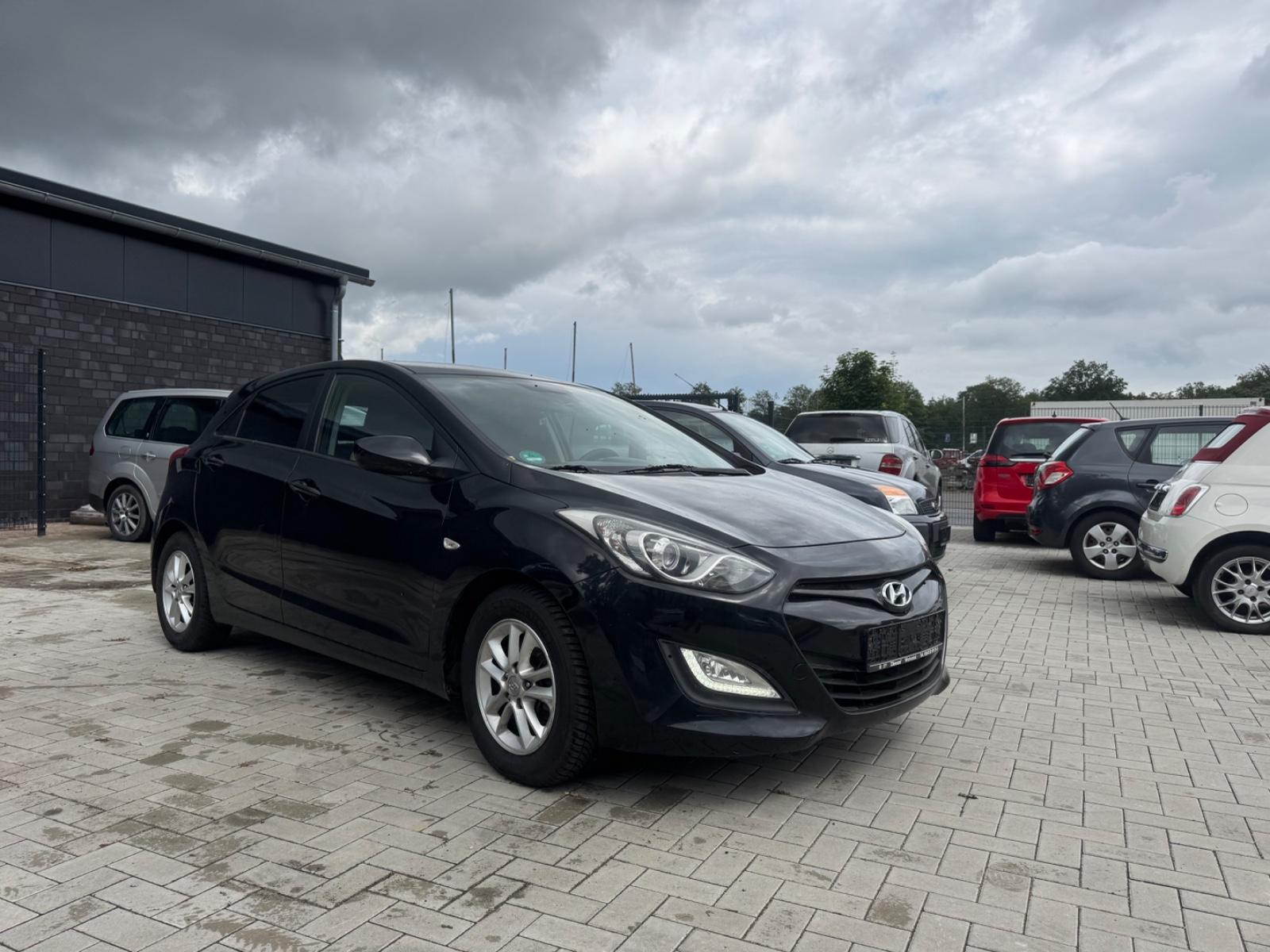 Hyundai i30 Limo 1.6 Diesel Automatik Motorschaden