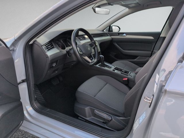 Passat Variant 1.5 TSI Conceptline LED+NAVI.+RFK