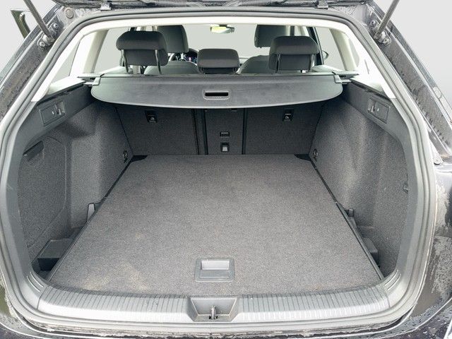 Golf VIII Variant Life eTSI DSG AHK LED
