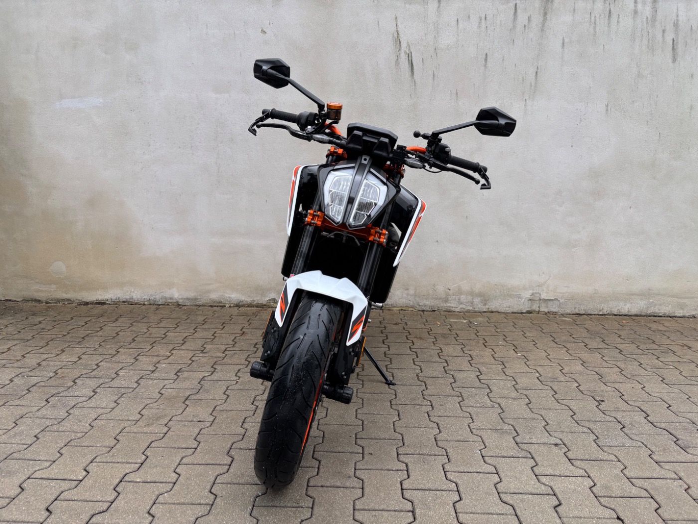 Fahrzeugabbildung KTM 890 Duke R Akrapovic viel Zubehör