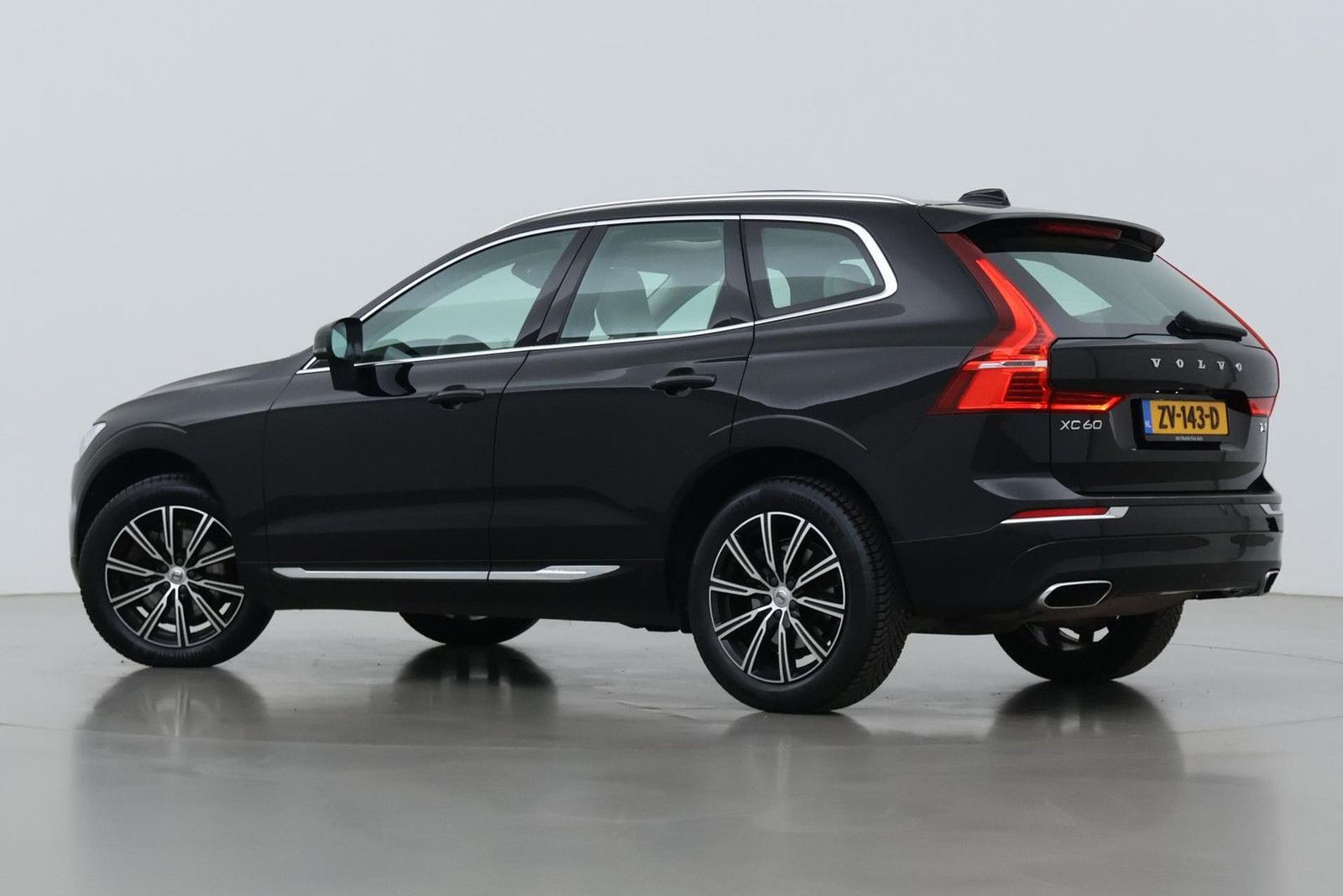 Volvo XC60 T4 Inscription | panorama dach | Head-Up | imagem 2