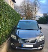 Toyota RAV 4 2,2-l-D-4D 4x2 - - Toyota RAV 4 in Bonn