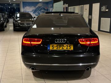 Audi A8 - 6