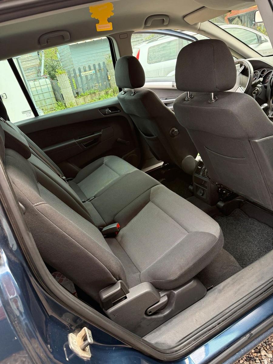 Opel Zafira 2011 — photo 6