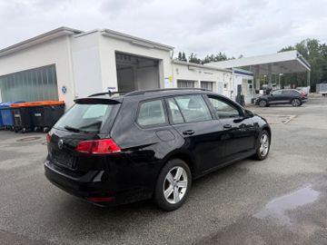 Volkswagen Golf - 6