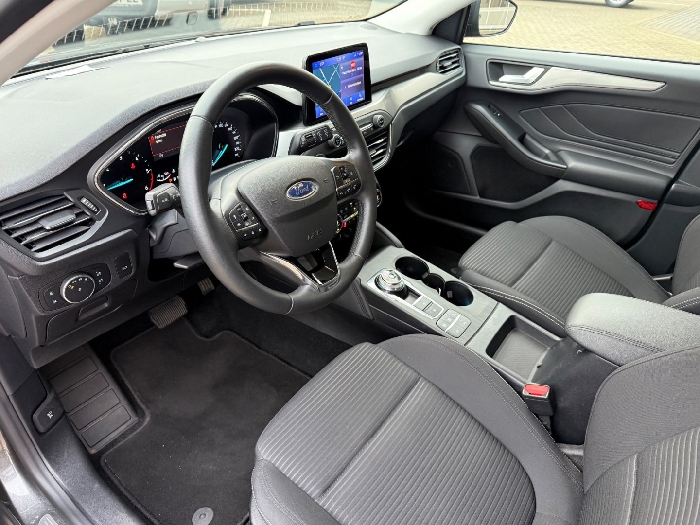 FORD Focus Titanium X Turnier AHK-Navi Digi Cockpit L - Image 12