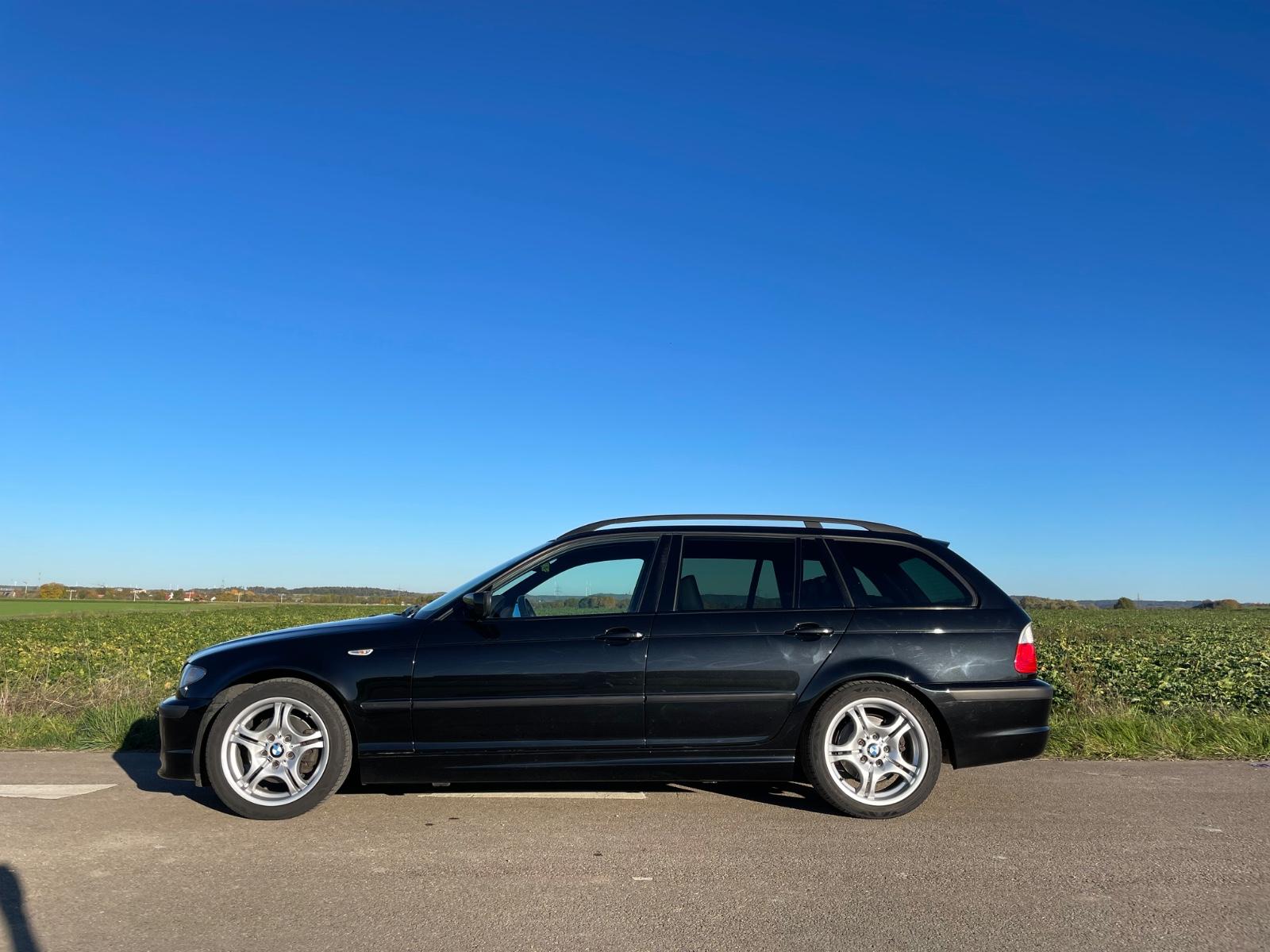BMW 320 2005 — вигляд ззаду