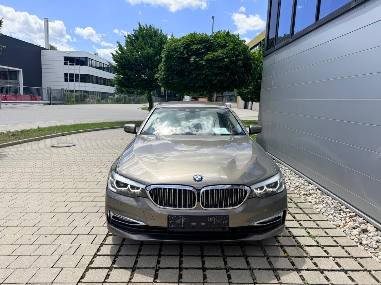 BMW 530i Luxury Line Aut. Leder/Navi/LED