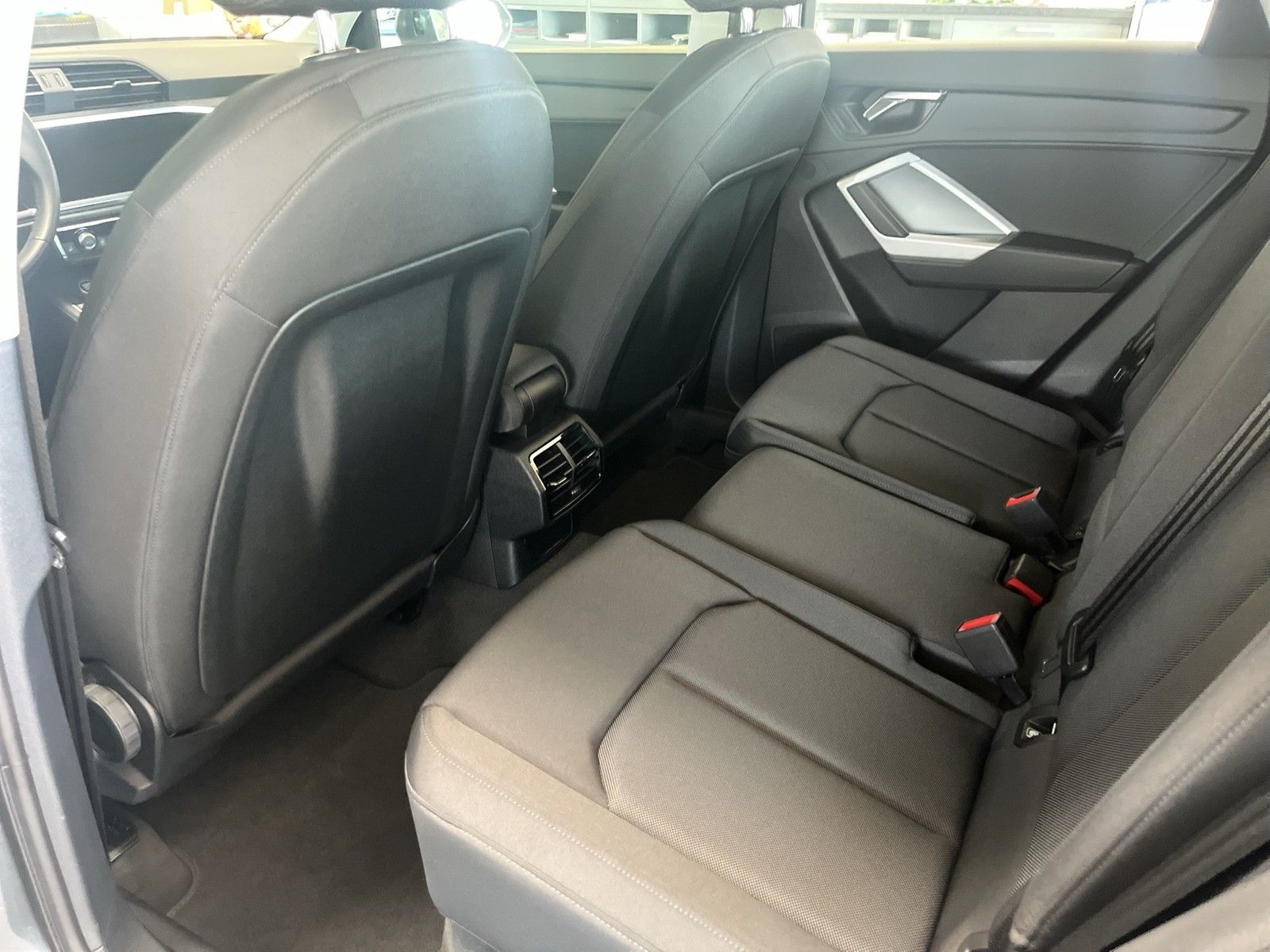 Audi Q3 Sportback 40 TFSI  S line AHK Kamera Navi foto 9