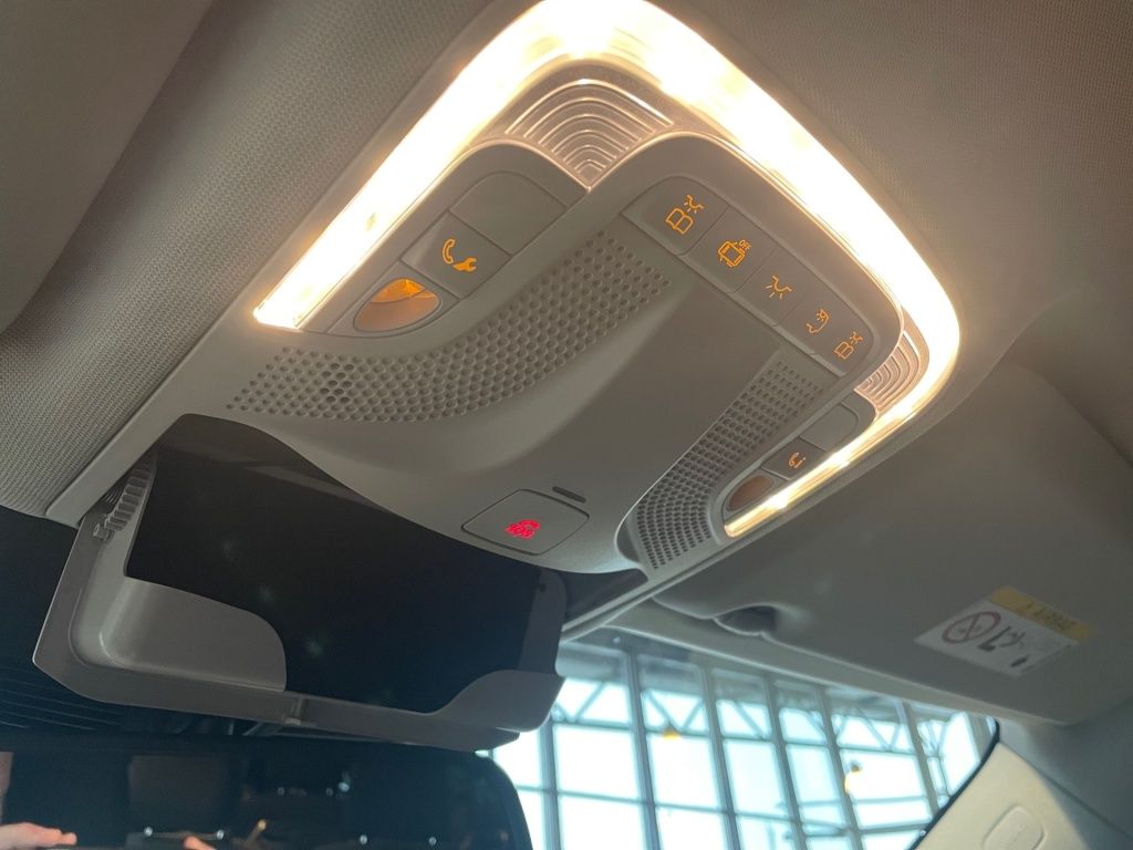 Fahrzeugabbildung Mercedes-Benz V 250 d 4MATIC ED/L AHK, Airmatic, STHZ, LED