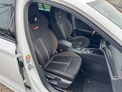 SKODA Octavia Combi RS 2.0 TDI DSG 4x4