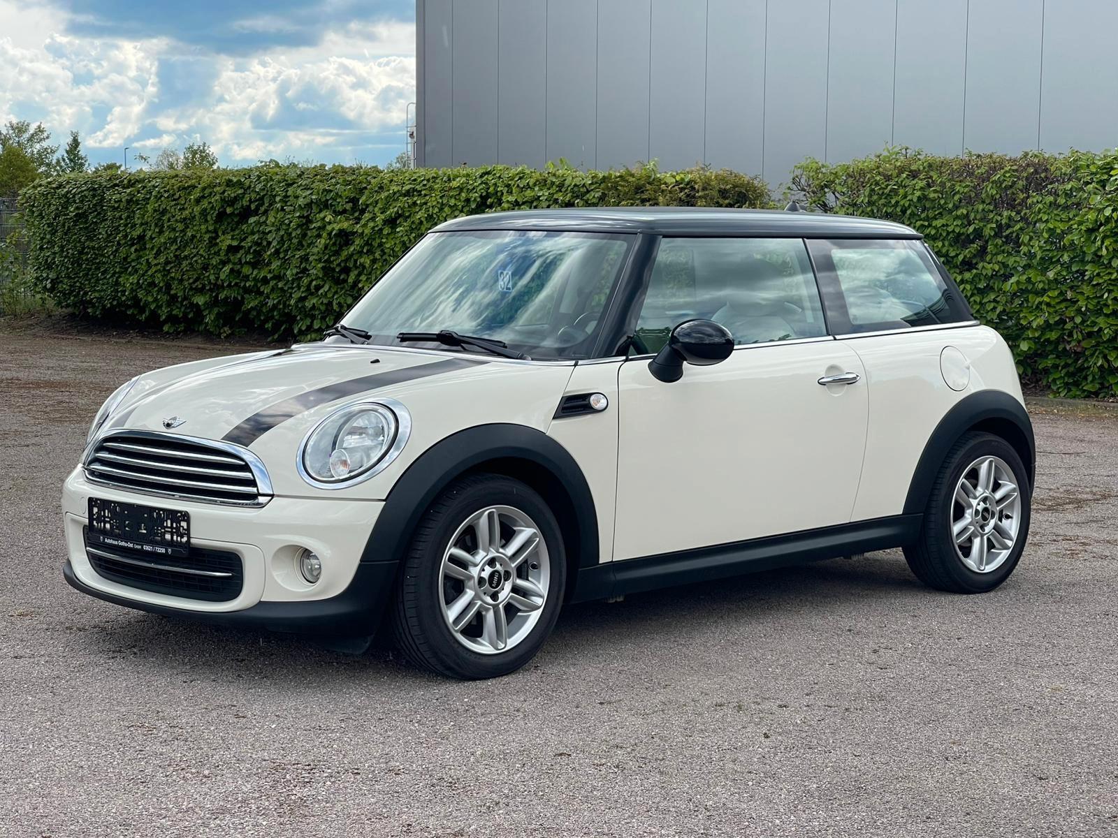 MINI Cooper 1.6 *LEDER*NAVI*SHZ*PDC*8FACH*