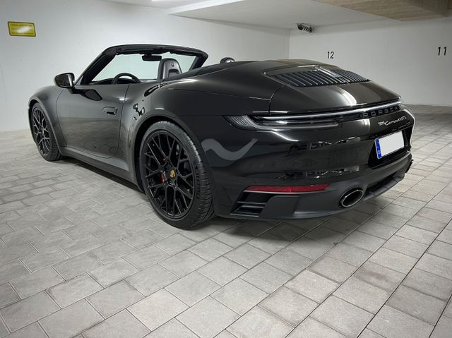 PORSCHE 911 (992) 4 GTS Cabrio - Vollleder - LED - Bose 
