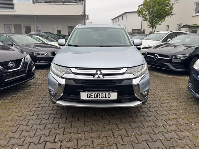 Mitsubishi Outlander Plus 4WD 7 Sitzer