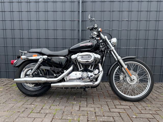 Harley-Davidson Sportster XL 1200C Custom