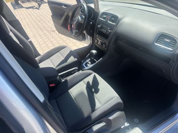 Volkswagen Golf - 11