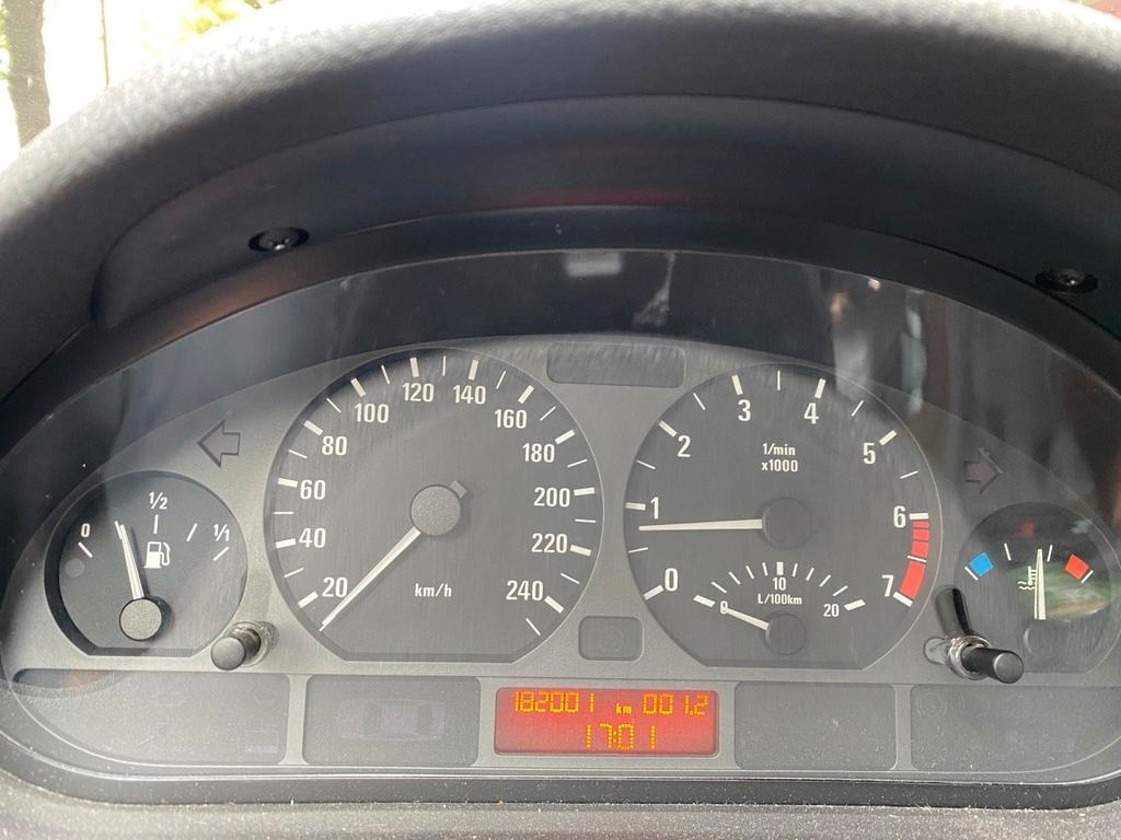 BMW 325