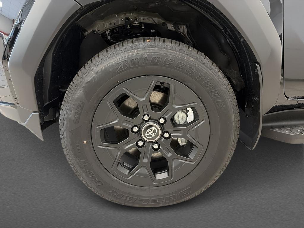 Toyota Hilux Double Cab 2.8 D MHEV 4×4 Invincible
