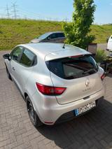 Renault Clio 1.2 16V 75 Limited TÜV 01/2028 - Renault Clio 16v mit Benzin-Antrieb