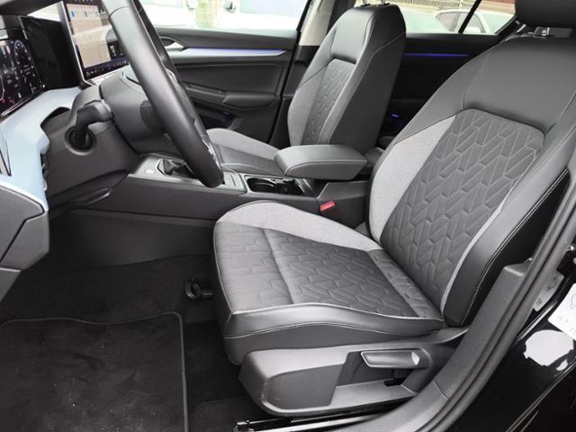 Fahrzeugabbildung Volkswagen Golf VIII 1.5 TSI Enegy LED NAVI AHK CLIMATRONIC