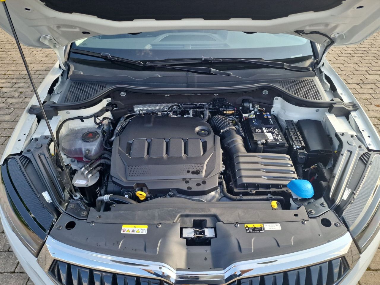 Fahrzeugabbildung SKODA Karoq Ambition TD110/2.0A7A, Allrad, Navi