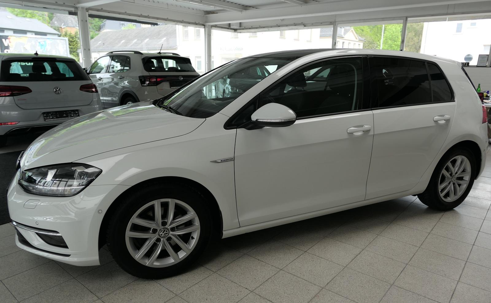 Volkswagen Golf VII Comfortline 47900 km! ergoActive Sitz!
