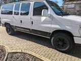 Ford E350 V8 Super Duty - Ford: Super Duty