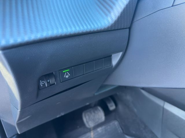 Foto Nummer 13: PEUGEOT 2008