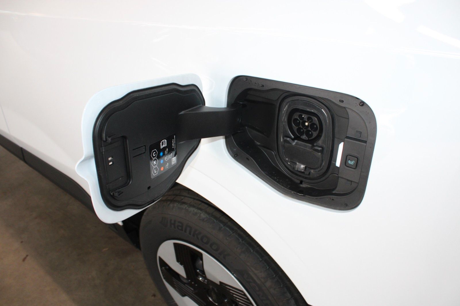 Fahrzeugabbildung Ford Transit Courier BEV TREND Klima Winter Fahrerass