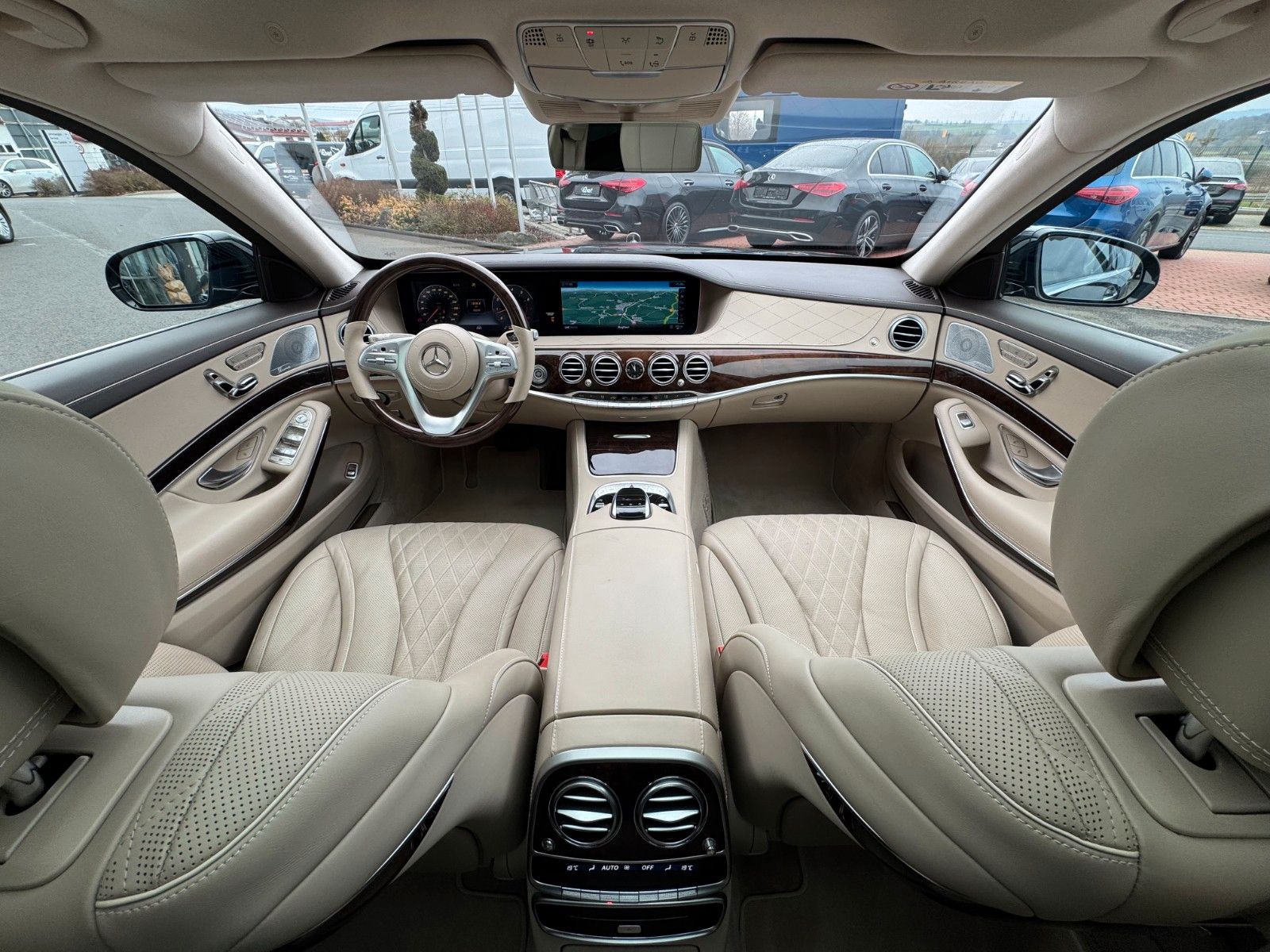 Fahrzeugabbildung Mercedes-Benz S 600 L Chauffeur+Nachtsicht+Pano+HUD+360