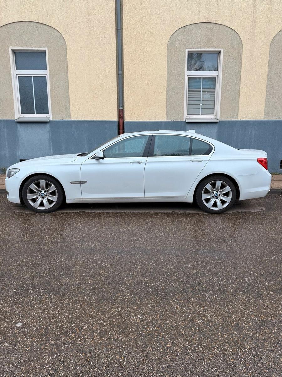 BMW 750