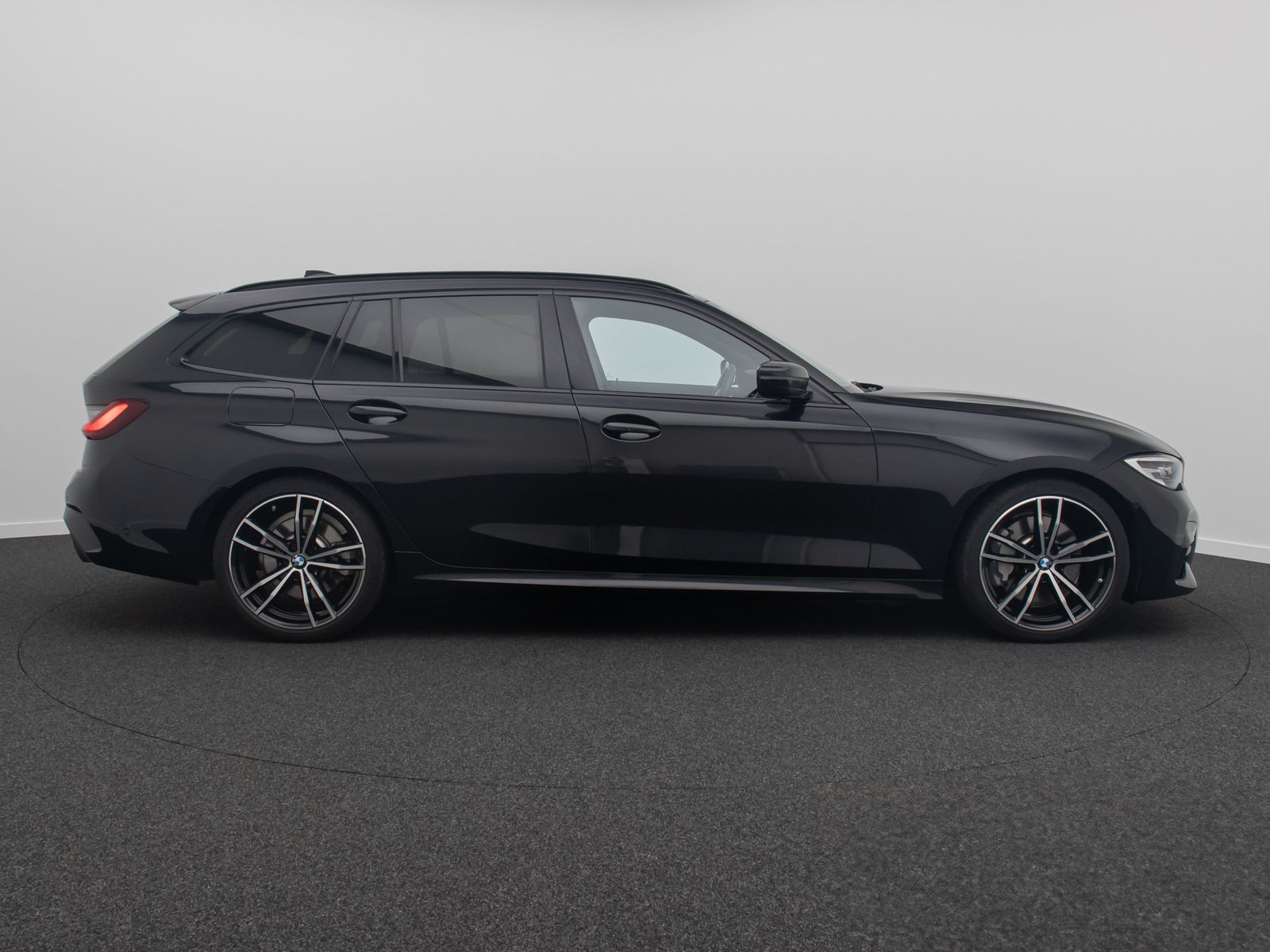 Fahrzeugabbildung BMW 330d M Sport DAB Kamera Leder ACC Alarm Pano 19"