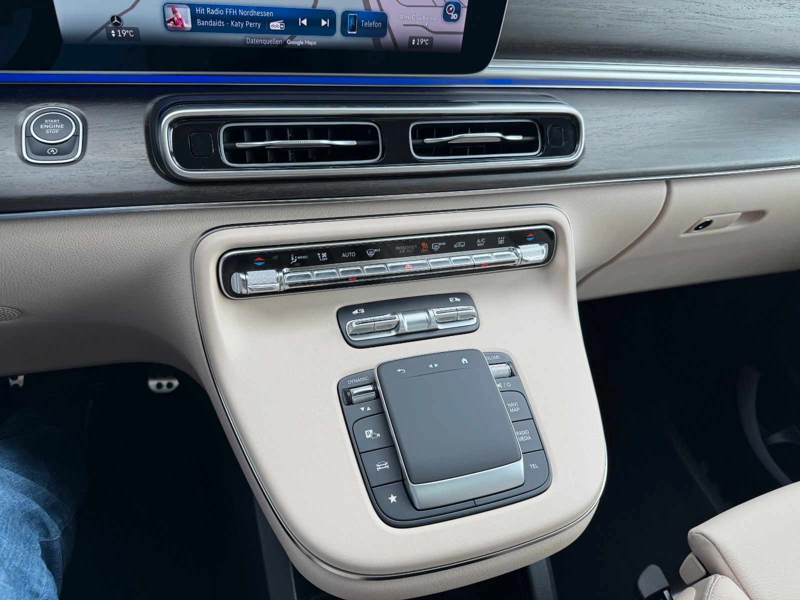 Fahrzeugabbildung Mercedes-Benz V 250 d AVA DISTRONIC AHK 2,5to Stdheiz Panorama
