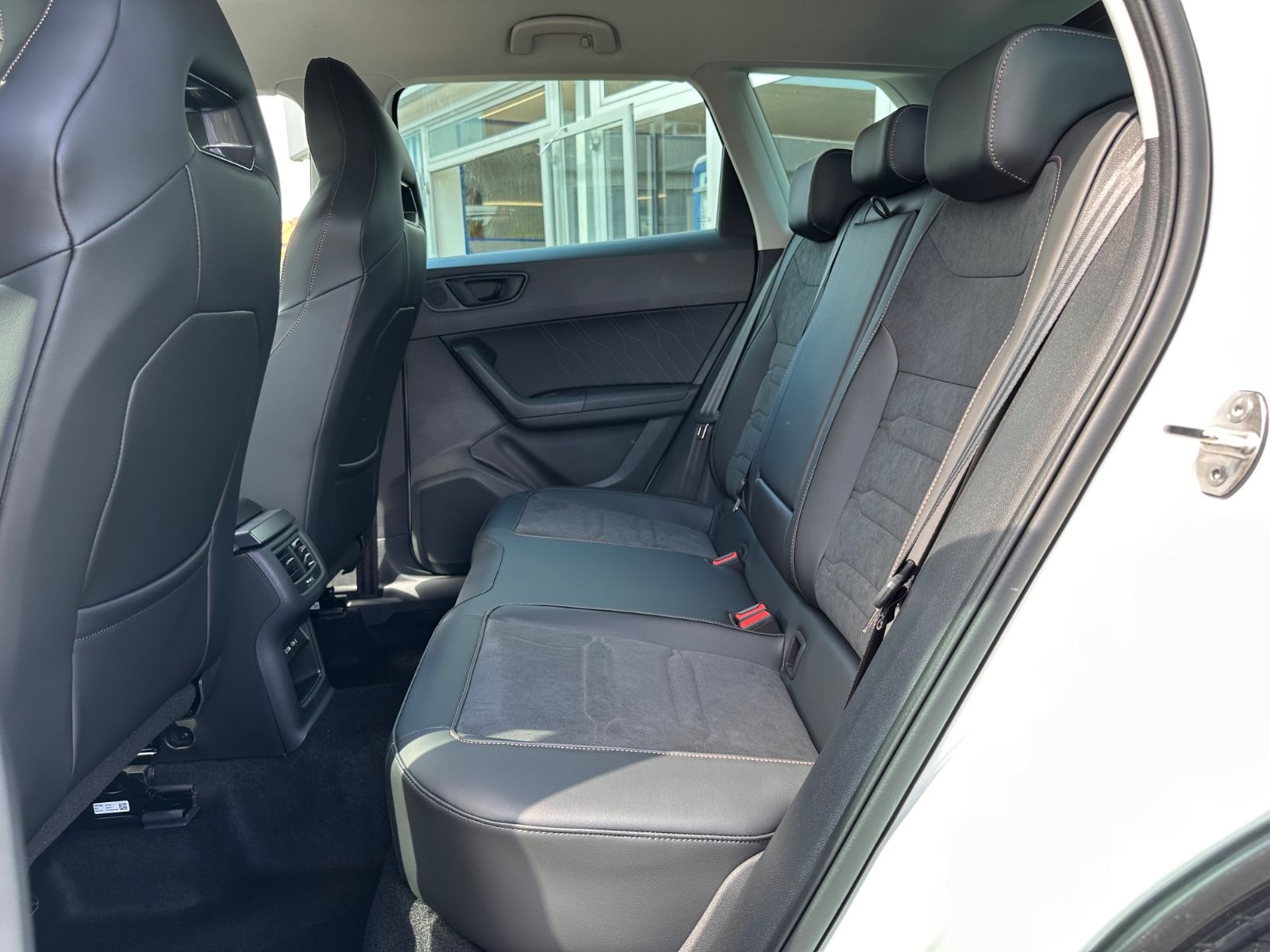 Fahrzeugabbildung CUPRA Ateca 1.5 TSI LED/Navi/APP/SHZG/LENKRADHZG/RFK