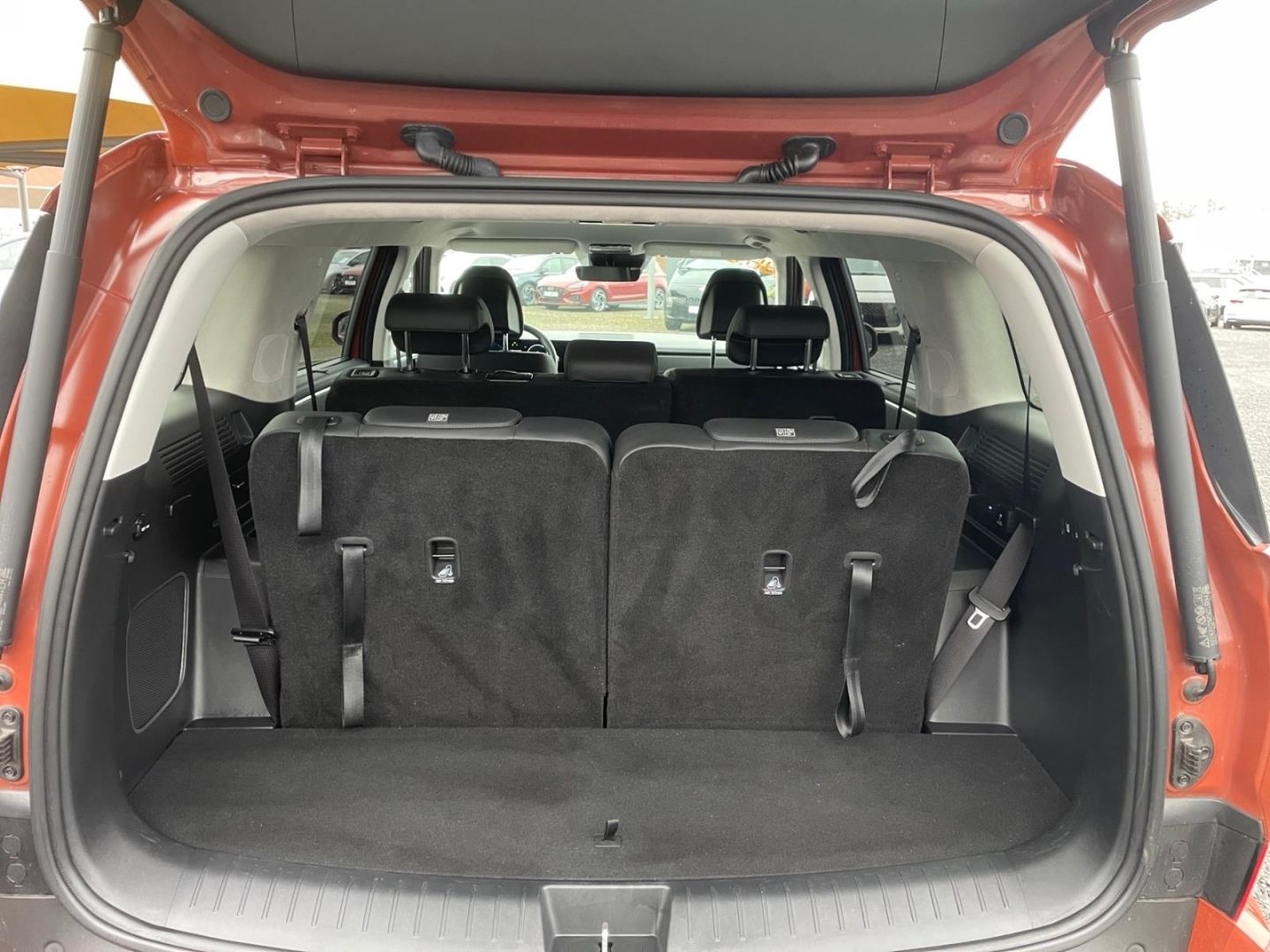 Fahrzeugabbildung Hyundai SANTA FE Hybrid (7-Sitzer) Signature Navi Kamera