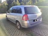 Opel Zafira 1.8 Family Plus 7Sitzer Bi-Xenon SHZ Navi - gebrauchte Opel Zafira aus dem Jahr 2014