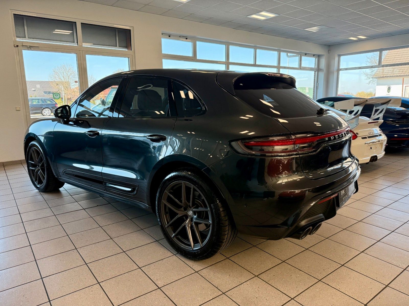 Fahrzeugabbildung Porsche Macan T Burmester/ACC/Panorama/Keyless/APPROVED