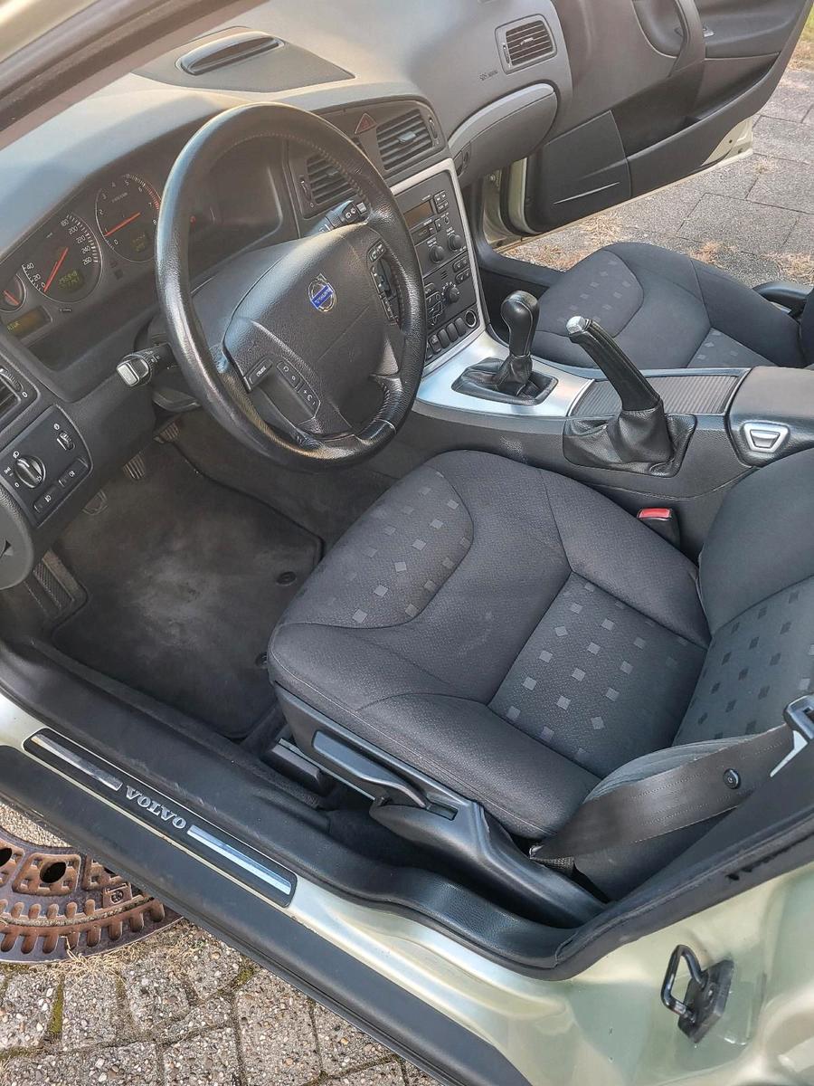Volvo V70 2005 — photo 12