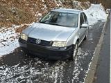 Volkswagen Bora 1.9TDI reparierter Unfallschaden - graue Volkswagen Bora