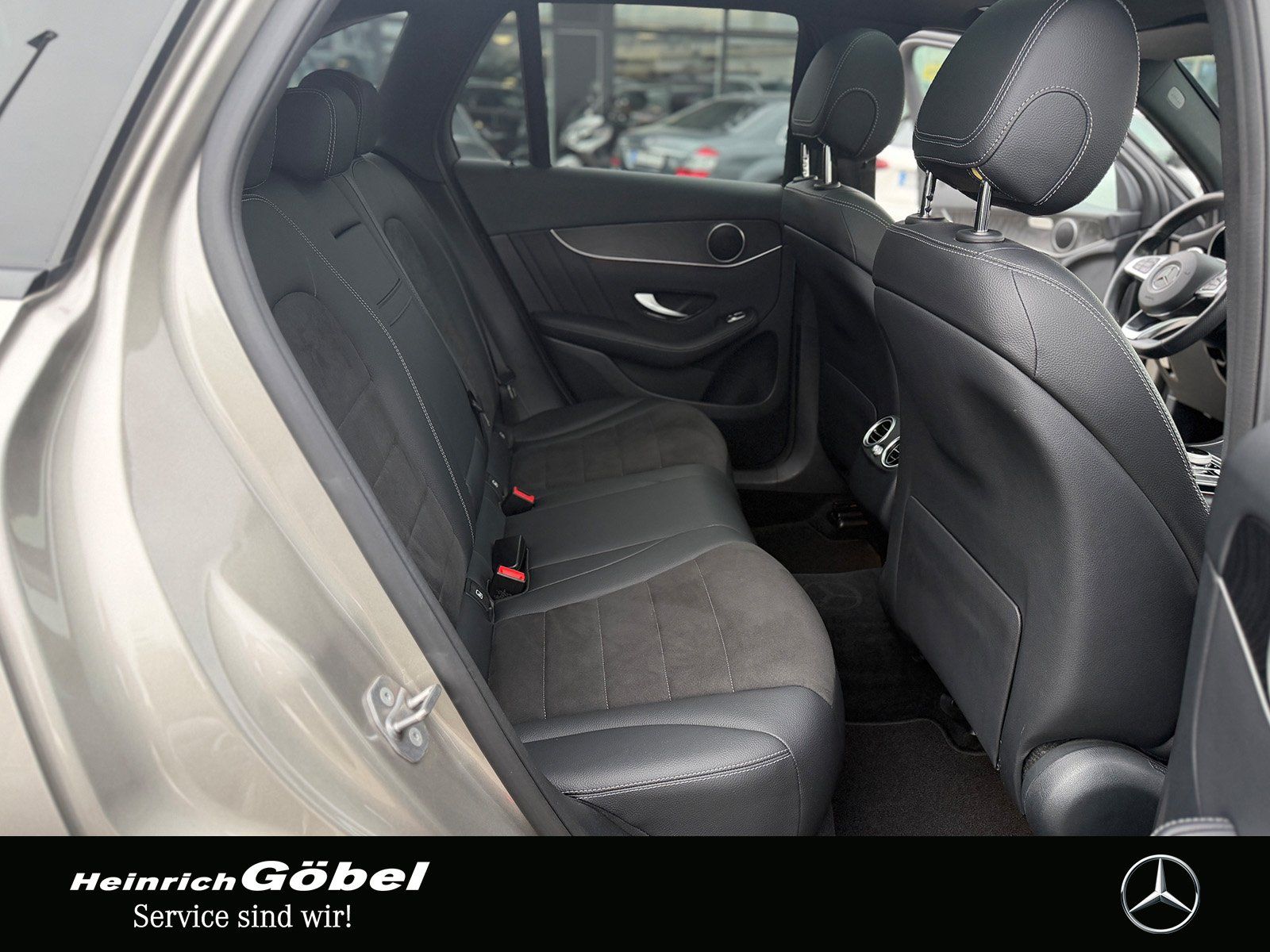 Fahrzeugabbildung Mercedes-Benz GLC 220 d 4M AMG+PANORAMA+ILS+20ZOLL+NIGHTP.+AHK
