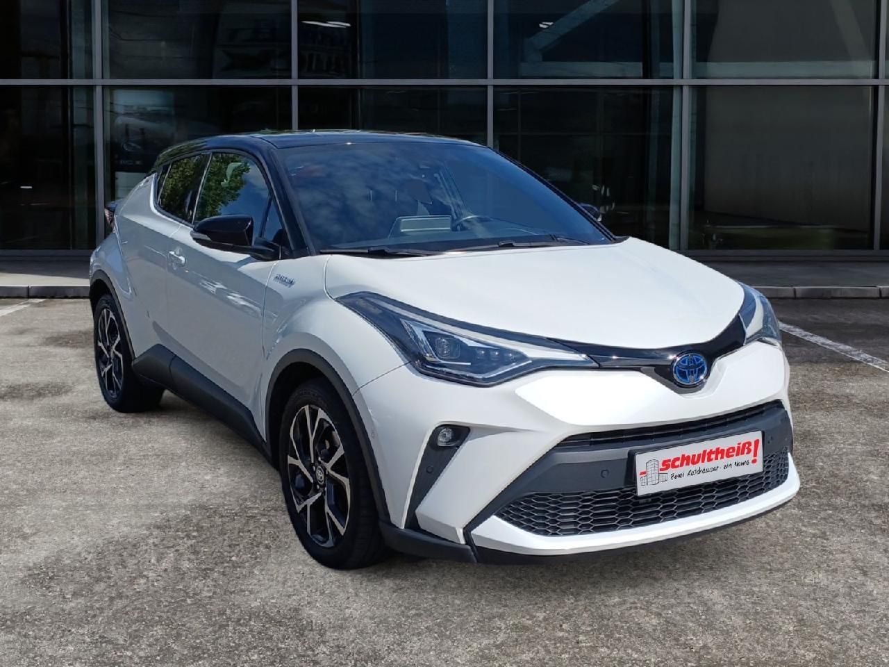 Fahrzeugabbildung Toyota C-HR Hybrid Team D