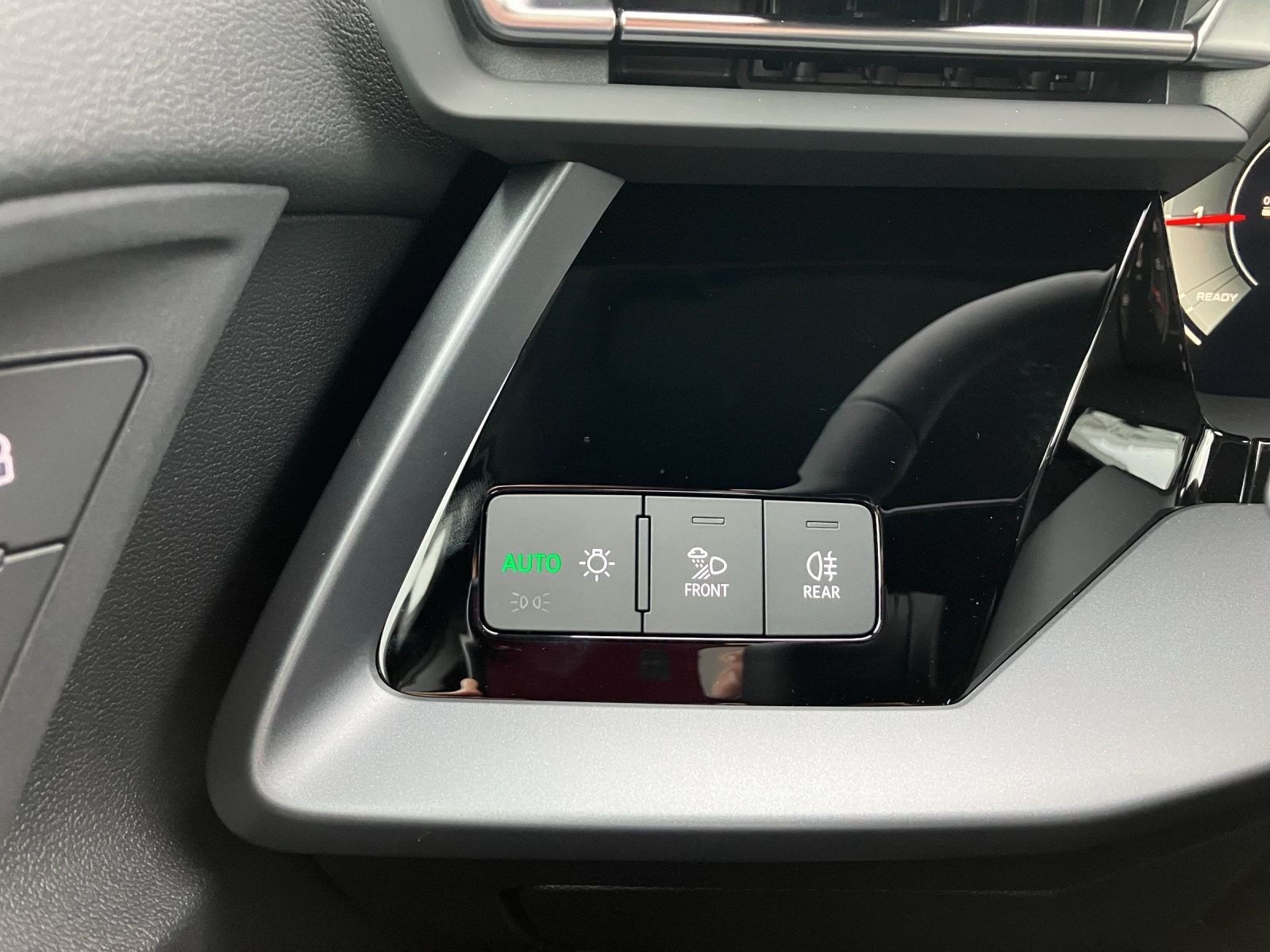 Fahrzeugabbildung Audi A3 Sportback TFSI advanced LED ACC NAVI RFK