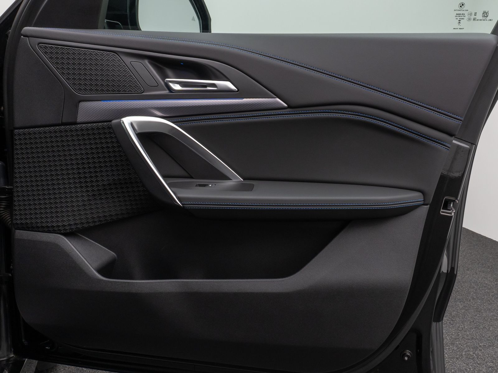 Fahrzeugabbildung BMW iX1 xD30 M Sport Kamera DAB DrivAssist Komfort