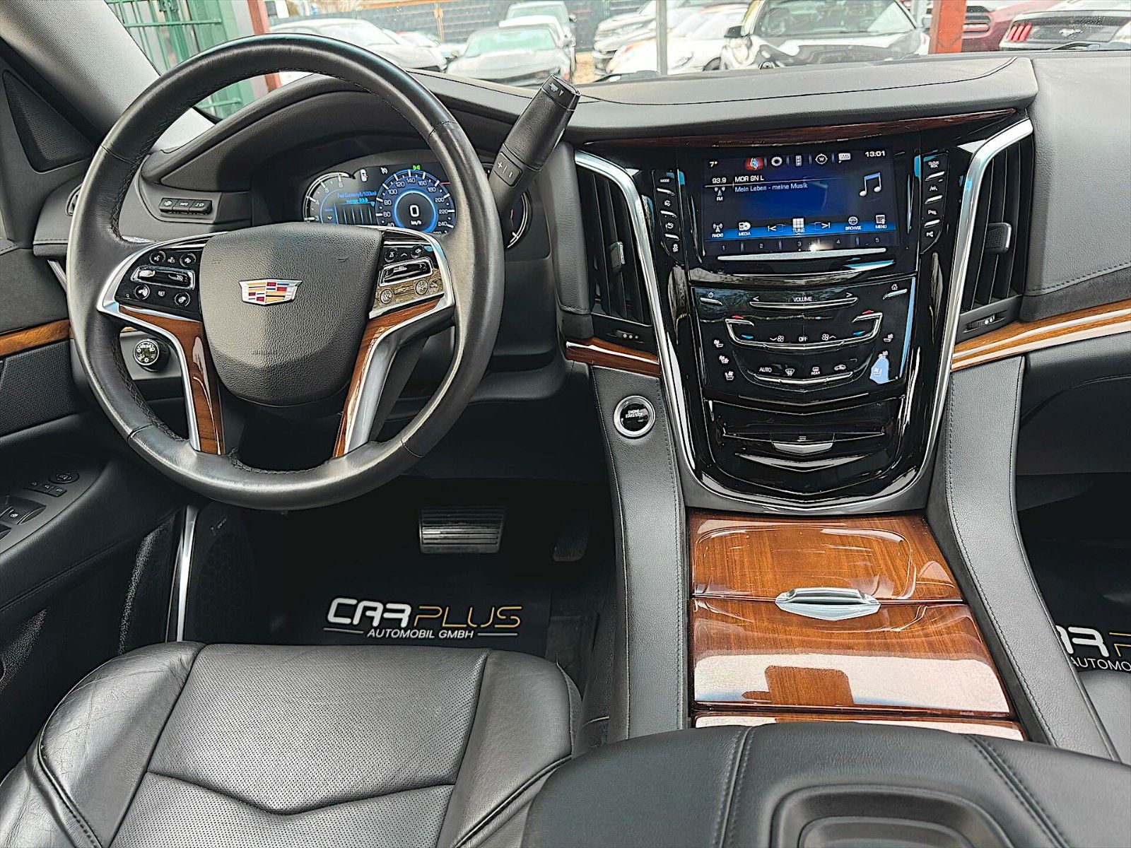 Fahrzeugabbildung Cadillac Escalade 6.2 L Sport Luxury *LED*TV*360°*HeadUp*